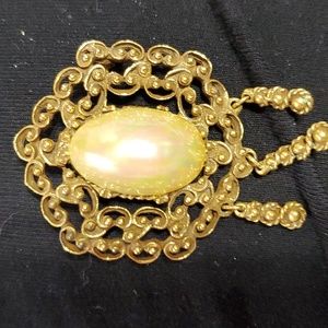 Ornate Victorian Style Faux Pearl Cabachon Antique Gold Tone Brooch Lapel Pin